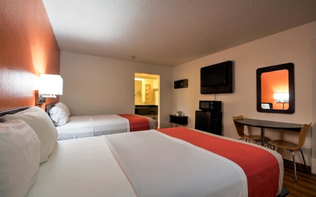 Super 7 Inn By OYO Tupelo Hwy 178