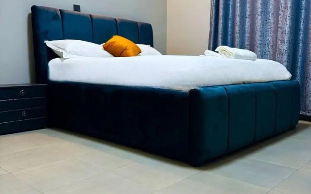 1 Bed-uganda-2people-wifi-closetocity-parking