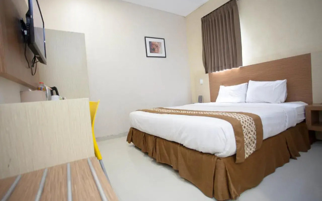 Townhouse OAK Series Style Hotel Jember