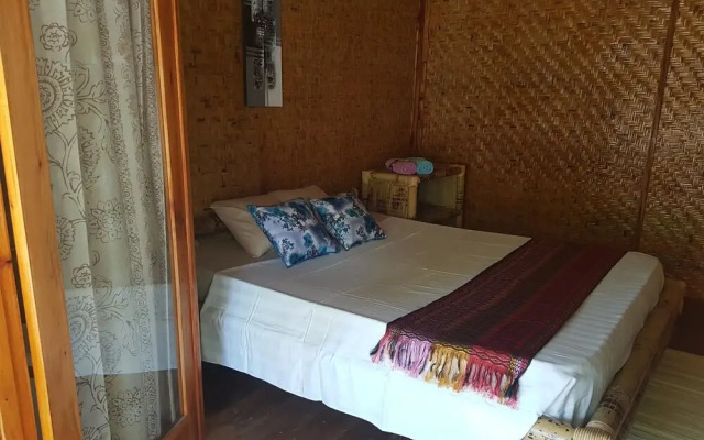 Wooden Paradise Home Stay - Hostel