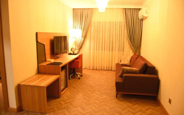 Ak Life Hotel & Suit