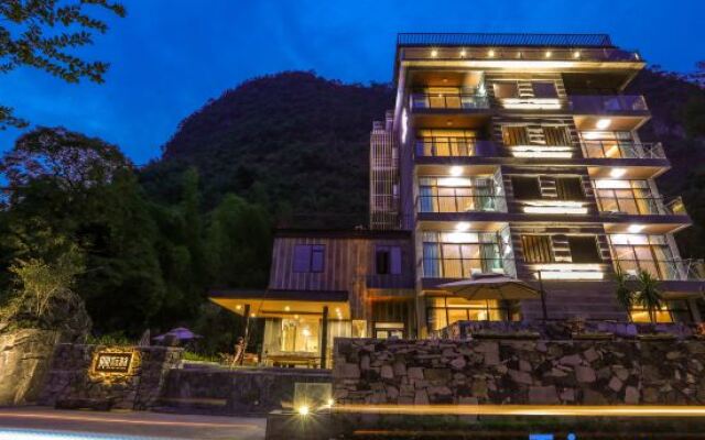 Yangshuo Chashi Hotel (Yulonghe Jiuxian Wharf Branch)