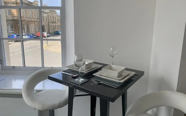 Ayr Cozy Corner Apartment