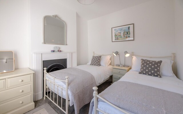 Bonheur, 16 Bartholomew Green, Southwold