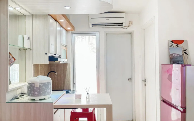 Warm And Homey 2Br At Bassura City Apartment