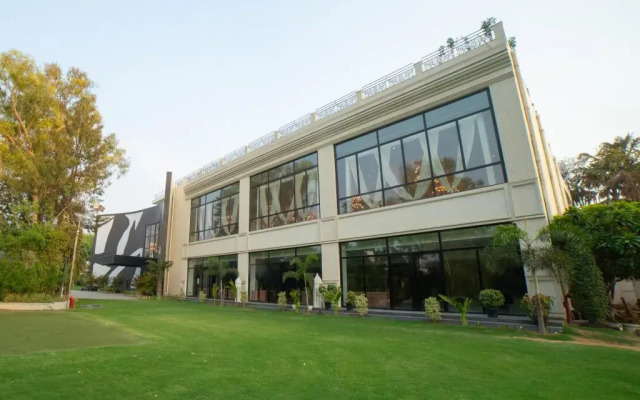 Park Boulevard Hotel