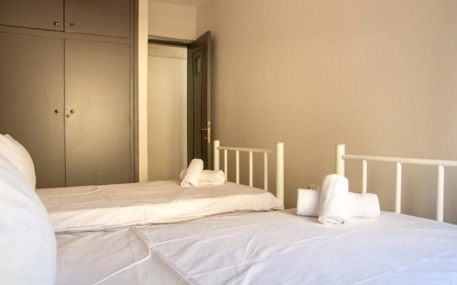 Vibrant and Central Flat Near Kordon in Alsancak