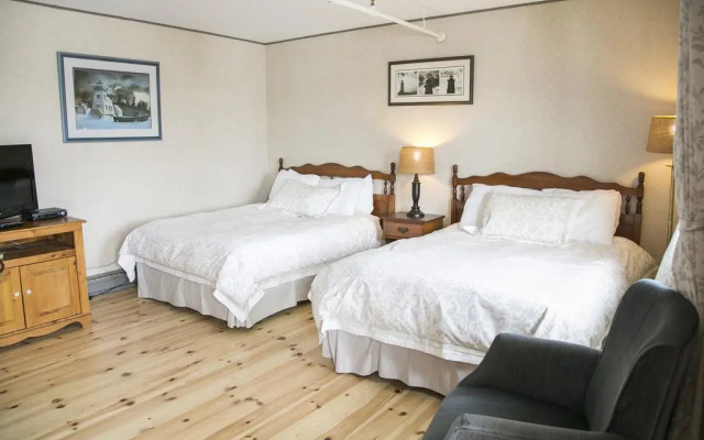 Lane's Privateer Inn