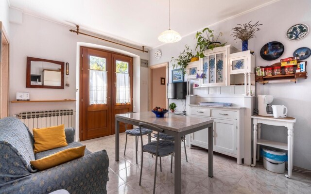 Nice Apartment in Umag With 2 Bedrooms and Wifi