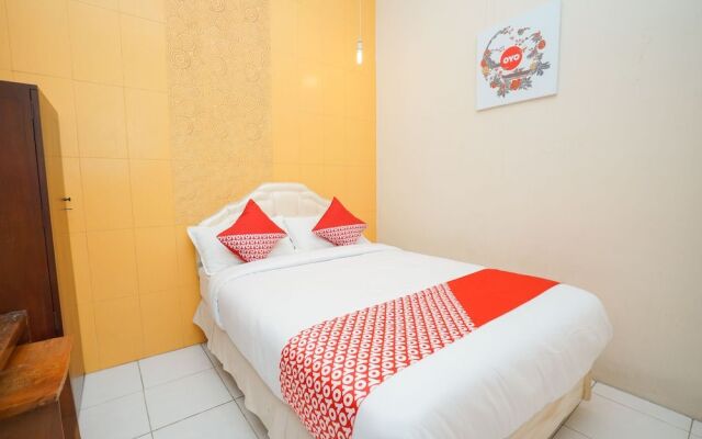 OYO 1239 Mojokerto Classic Residence