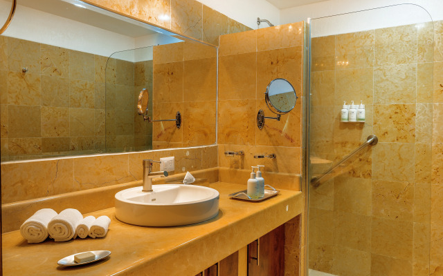 Grand Miramar All Luxury Suites & Residences