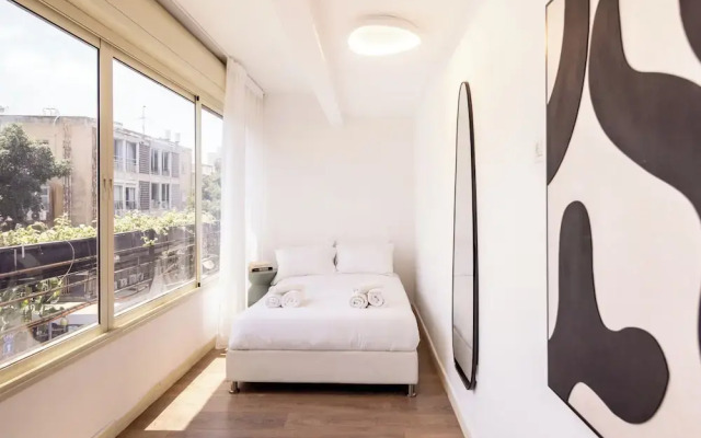 Heart of TLV Elegant Home by Sea N' Rent