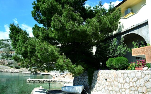 Maris - Next to the Beach - A1