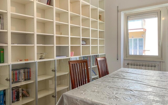 Nice Apartment in Lido di Ostia With Wifi and 3 Bedrooms