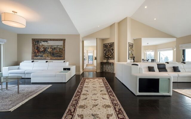 Modern Luxury Furnished, Surrounding St-Lawrence River View, Tranquil