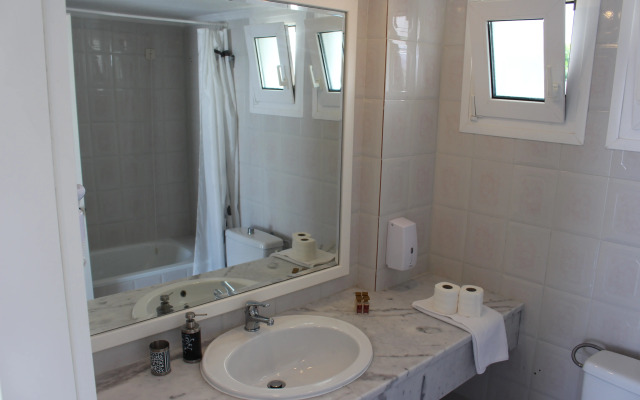 Skion Palace Beach Hotel - Bungalows Boutique