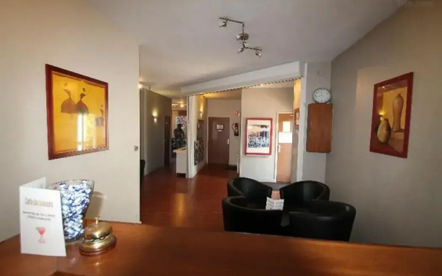 Adonis Lyon Est Hôtel Artys