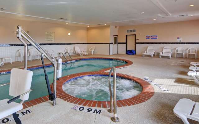 Quality Suites Near Cedar Creek Lake