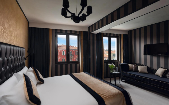 Carnival Palace Hotel