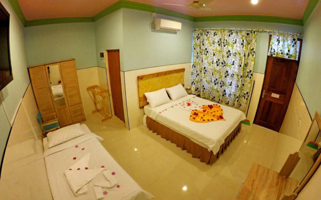 Rasdhoo View Inn