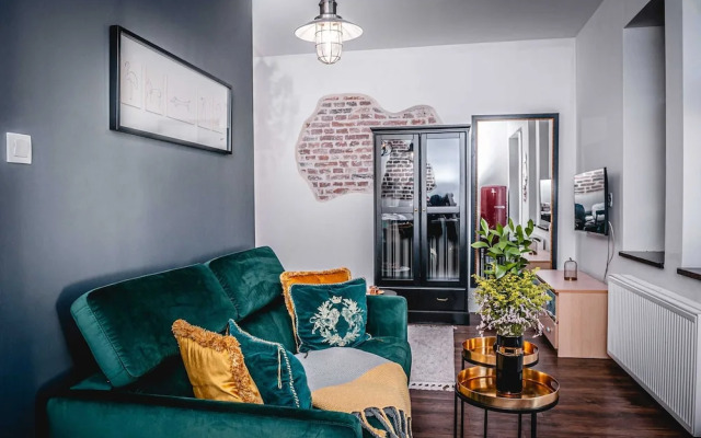 Queen Studio - LoftAffair