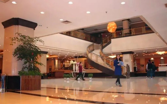 Longyou International Hotel