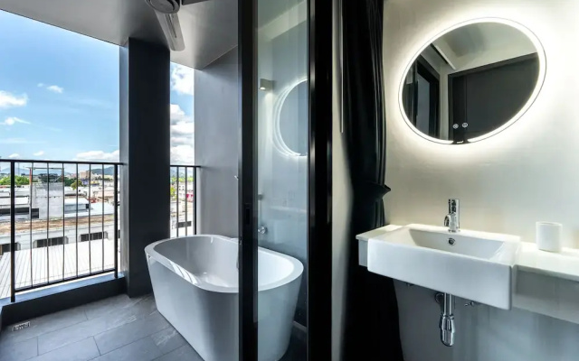 Blu Monkey Hub &  Krabi Town
