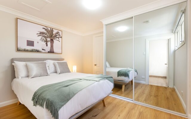 Ultimo 1 bed. furnished house w parking