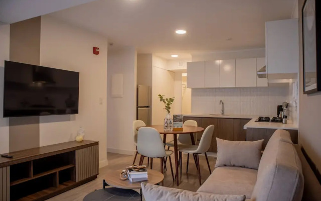 w Majestic 2BR w Balcony in Miraflores