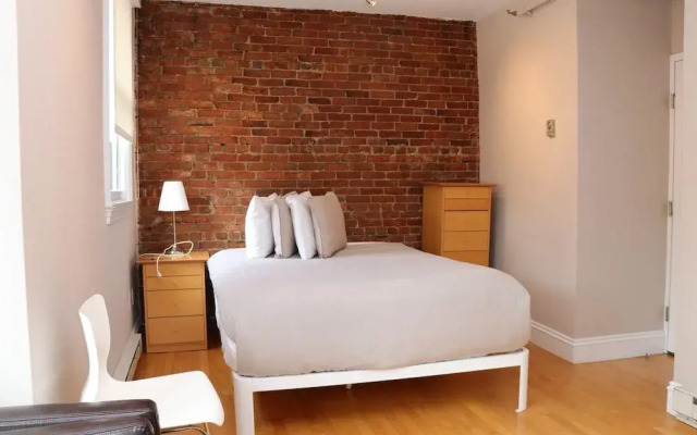Maverick Suites at 402 Columbus Ave