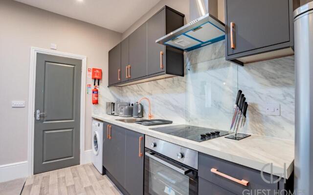 Worcester 1 Bed Apartment With Private Entrance