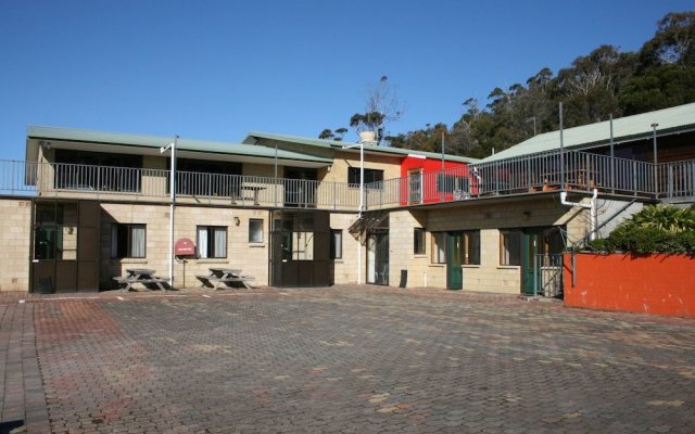 Seaview Holiday Park and  Hostel