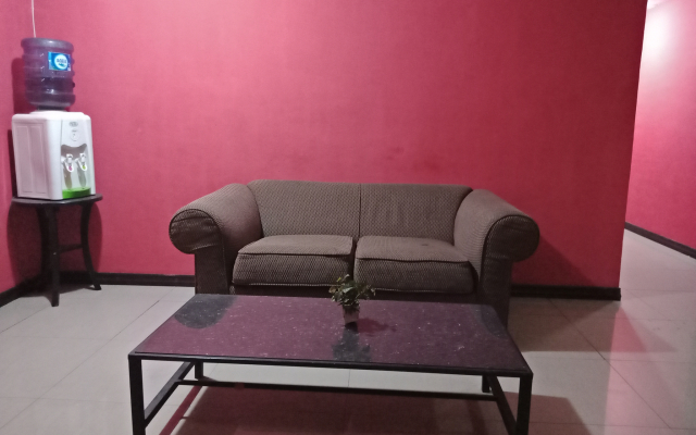 OYO 2574 Z Suites Hotel