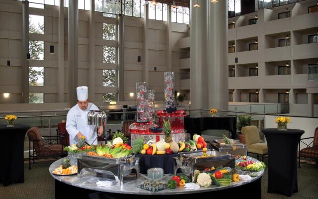 Crowne Plaza Indianapolis-Airport by IHG