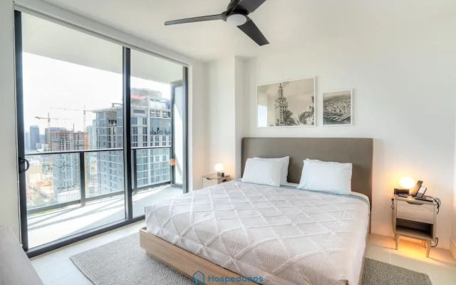 Apartment in New Luxury Condo Downtown