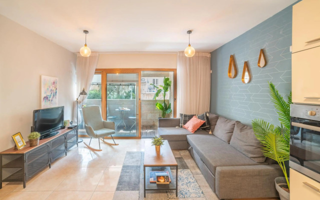 Art Apartment In Mamila - King David Residence