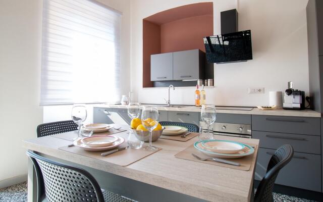 Welcomely - Xenia Boutique House With Garden