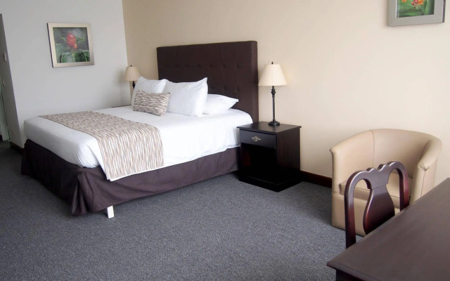 Clarion Hotel Amon Plaza