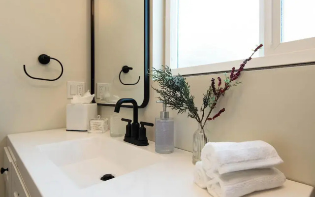 Stunning Studio Near DTLA