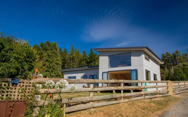 Tapu Bay Treasure - Kaiteriteri Holiday Home