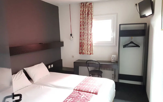 Brit Hotel Baillet en France