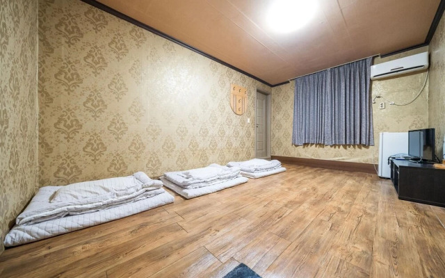 Yeongwol Cheongryeong Motel