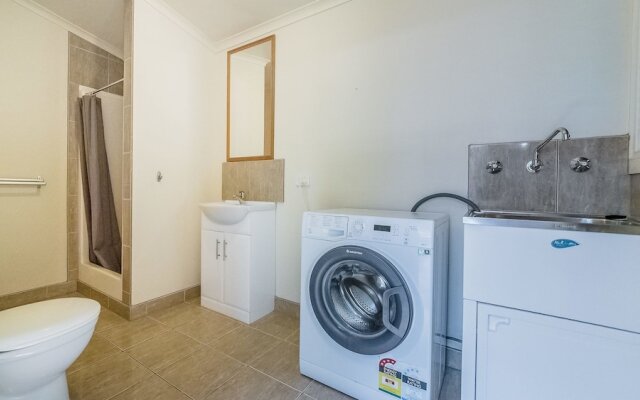 LOCH RETREAT - 550m TO TOWN