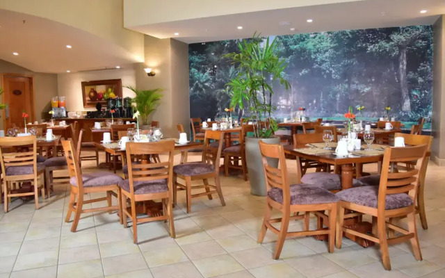 Sleep Inn Hotel Paseo Las Damas