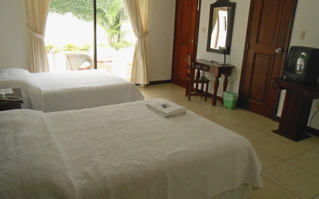 Maracas Inn