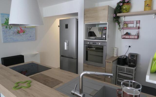 Appartement de standing avec belle terrasse 100m plages