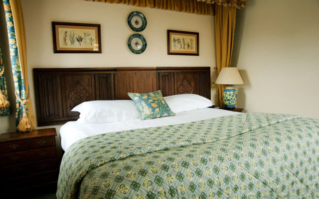 Noel Arms Hotel