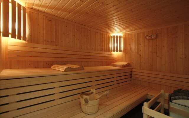 Spacious Apartment in Les Deux-alpes Near Ski Area