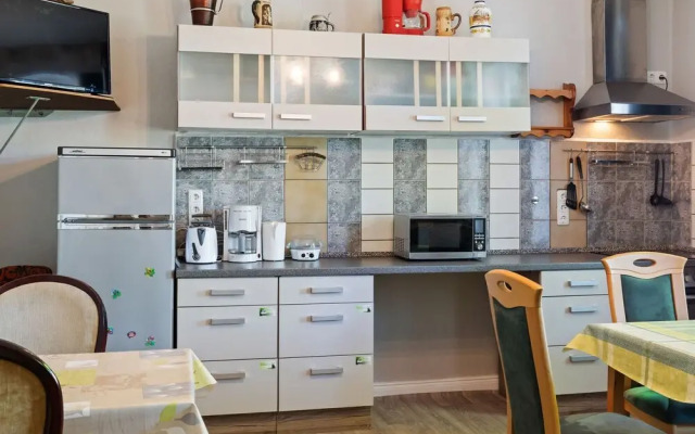 Delightful Apartment in Klein Pravtshagen With Boating