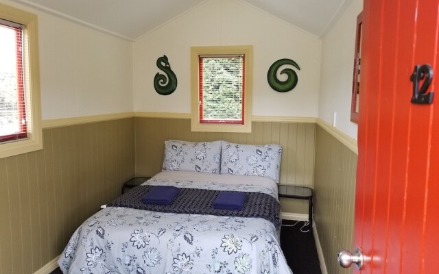 Whistling Frog Cafe & Accommodation